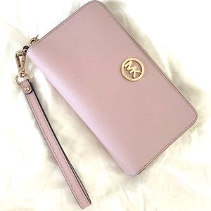MK BABY PINK WRISTLET💖